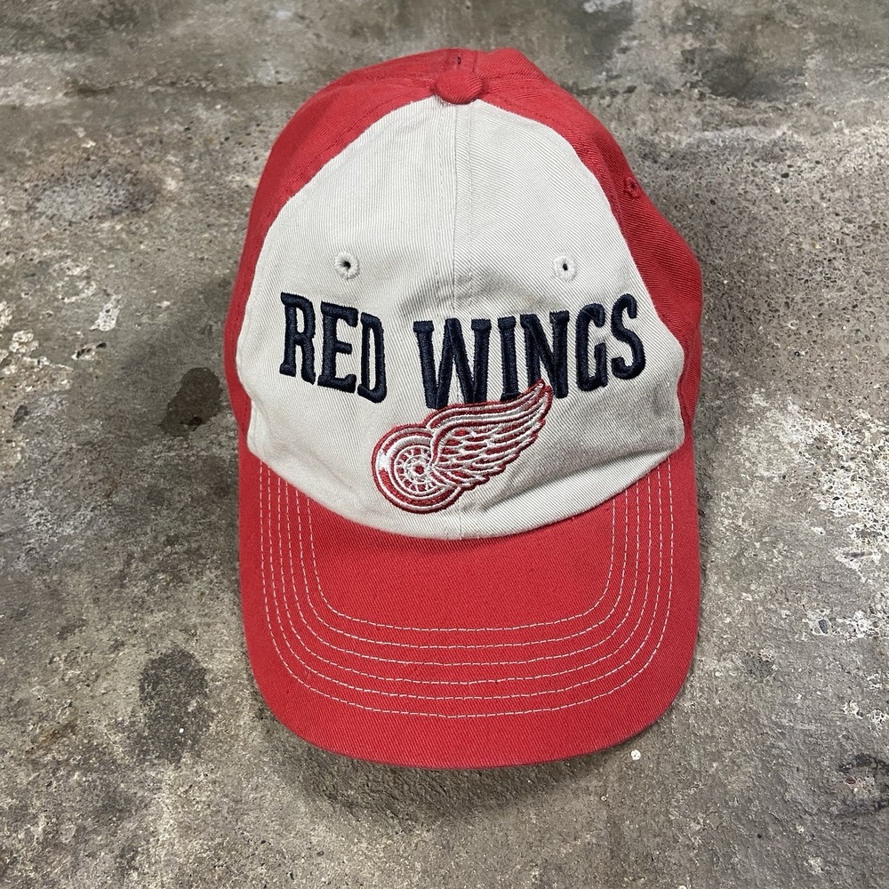 Vintage Detroit Red Wings Cap Strap Back Adjustable Red NHL Hockey Logo